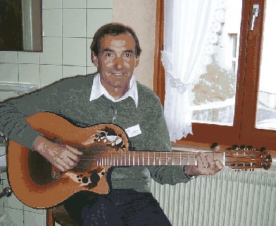 la guitare de Marcel.JPG