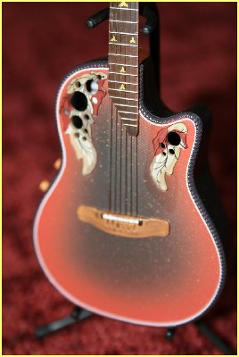 Ovation_Miniatures_Guitars_Collection_06.JPG