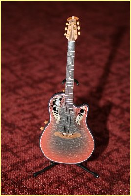Ovation_Miniatures_Guitars_Collection_05.JPG