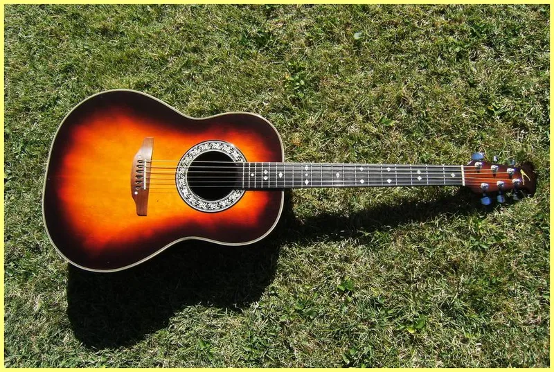 Ovation 1612-1 Custom Balladeer