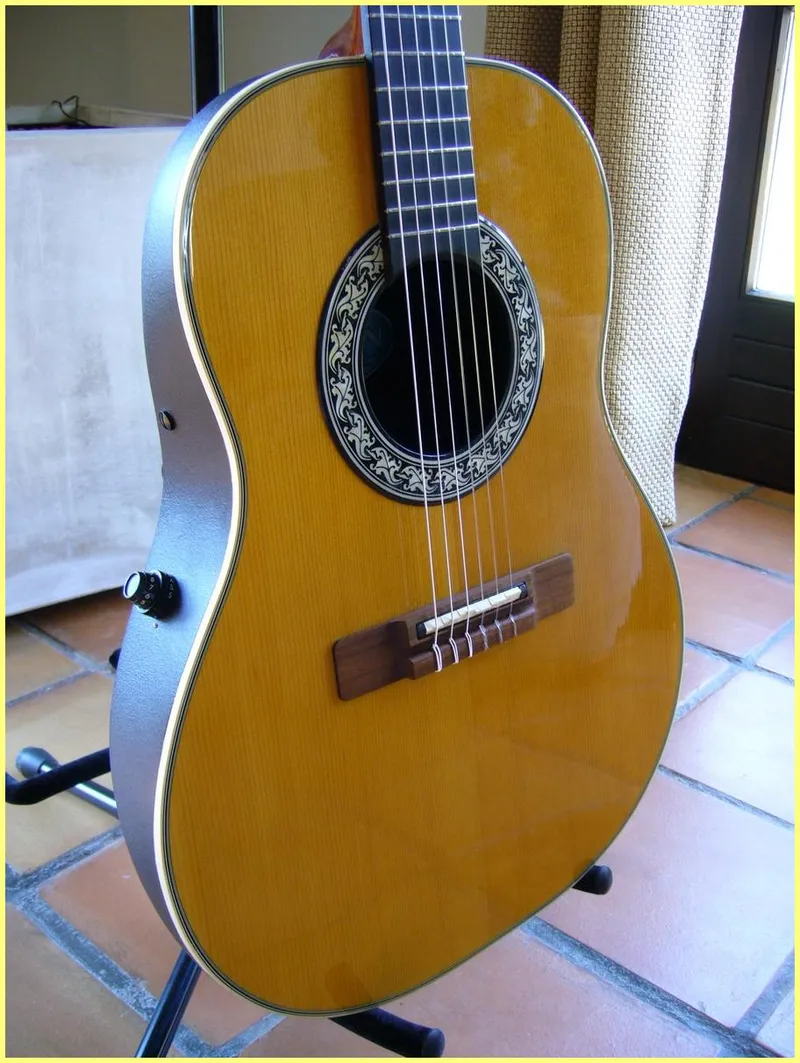 Ovation 1624-4 Country Artist