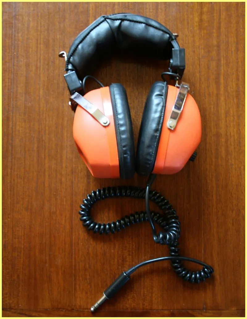 Ovation PhoniCs Electric Guitar AND Stereo Headphones Product Documentation