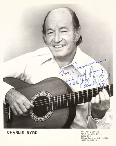 1982 Charlie Byrd ans his ovation Signed Photo